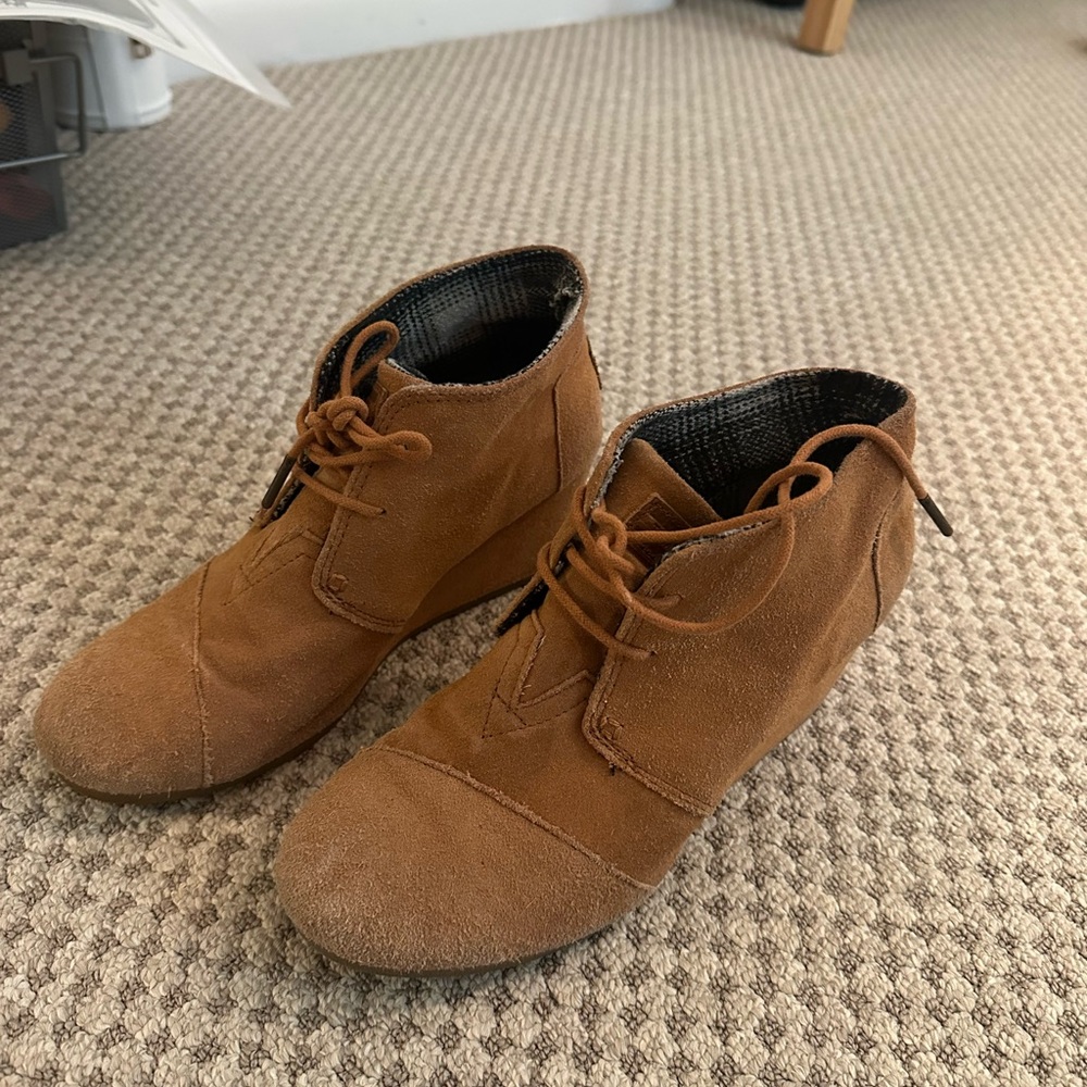 Toms Women's Brown Suede Wedge Boots